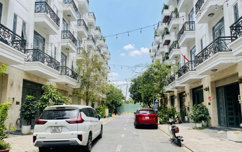 KH005* Có thang máy sát cầu Phú Long view sông - Giá 6.x tỷ
